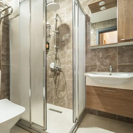 Hotel Monezza Avcilar 3*